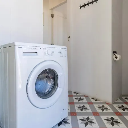 Classic Topfloor By Lovelystay Lisboa